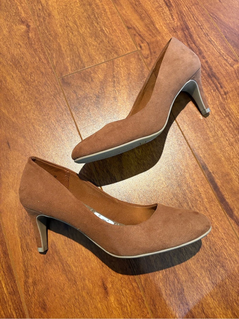 Dexflex Comfort Brown Suede Mid-Heel Pumps
